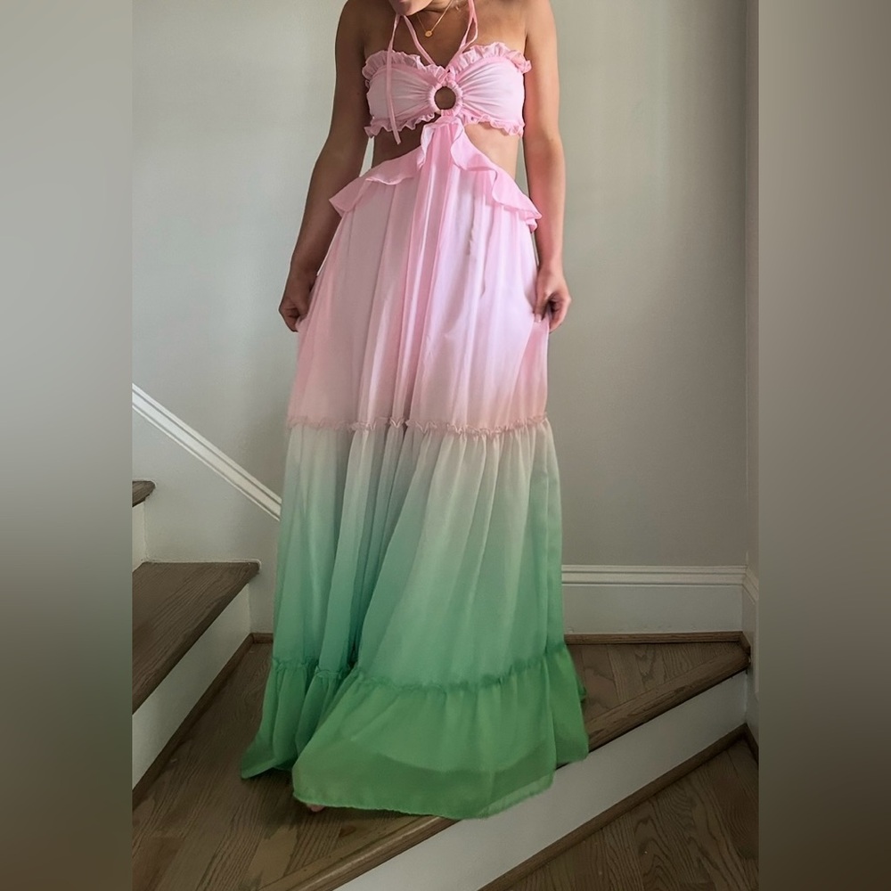 Fancy D boutique, main strip “Laura” Ombre ruffle detail
Cut out maxi dress - Picture 4 of 12